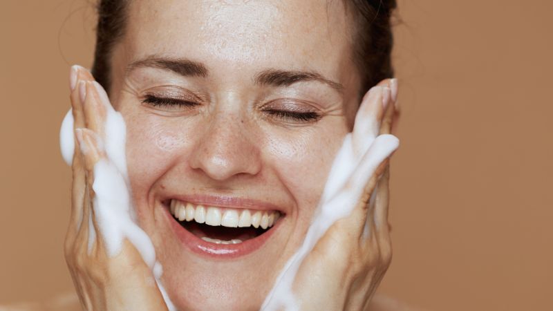 Những lưu ý khi tẩy da chết cho da nhạy cảm Những lưu ý khi tẩy da chết cho da nhạy cảm