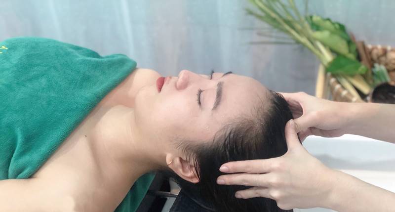 Các bước tẩy tế bào chết da đầu