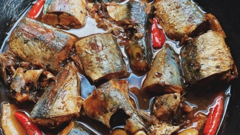 Kho cá nục với xì dầu