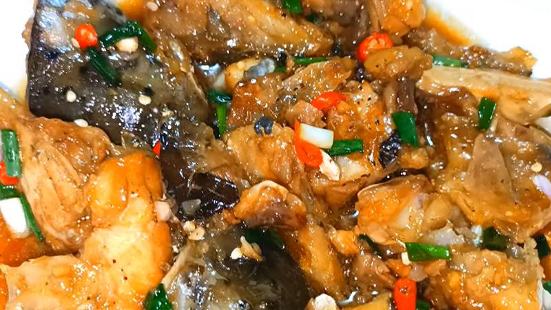 món cá hồi kho tiêu
