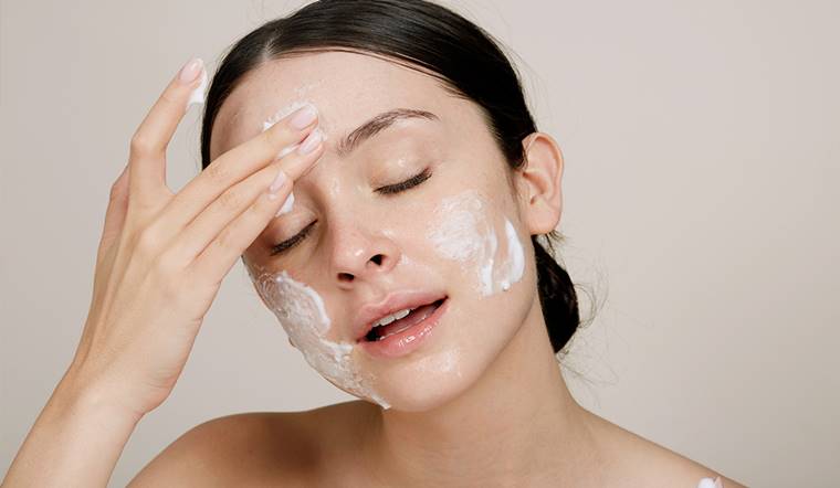 Skincare là gì? Quy trình chăm sóc da đúng cách tại nhà