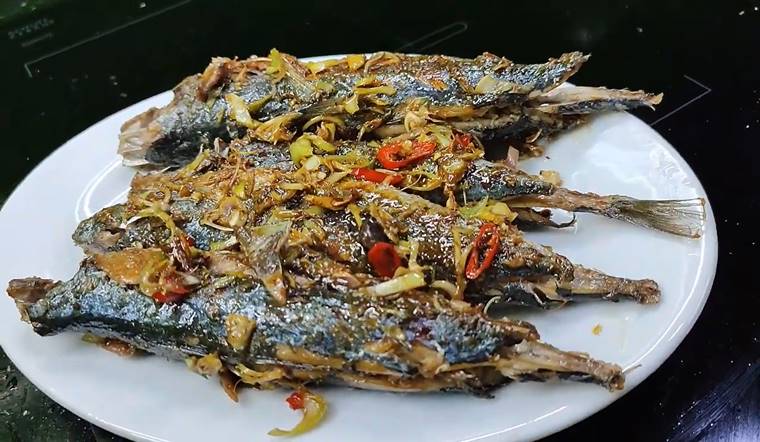 Làm cá nục chiên sả ớt dễ làm, bắt vị cho bữa cơm nhà