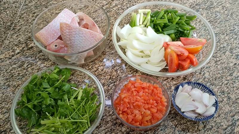 Nguyên liệu làm món cá diêu hồng nấu ngót