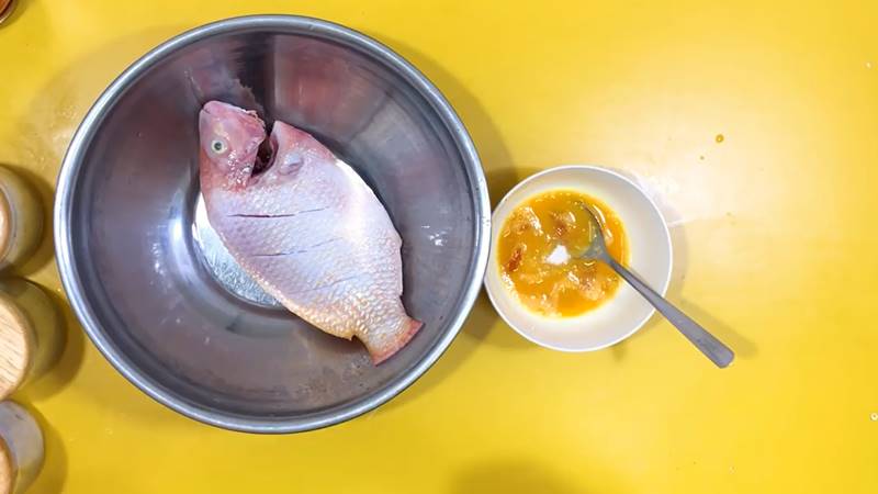 Pha nước sốt