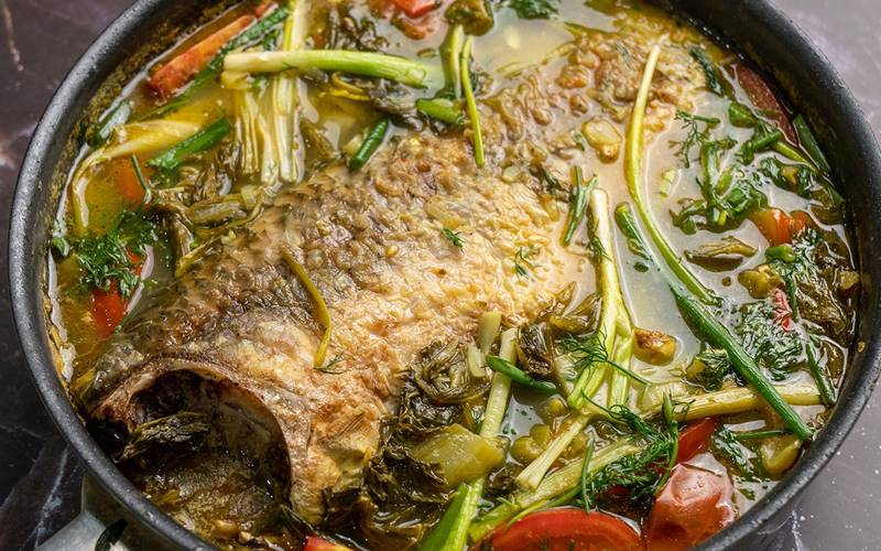  cá diêu hồng om dưa chua