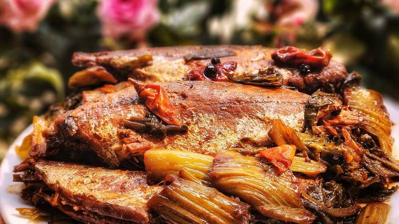 cá nục kho dưa chua