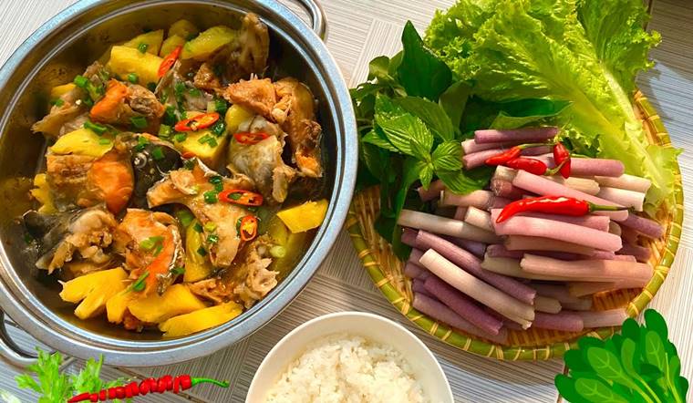 Cách tự nấu đầu cá hồi kho khóm đãi gia đình