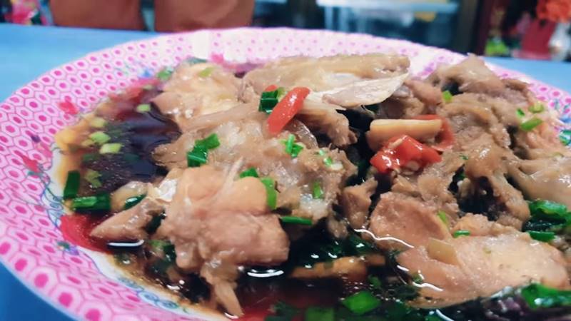 món đầu cá hồi kho lạc
