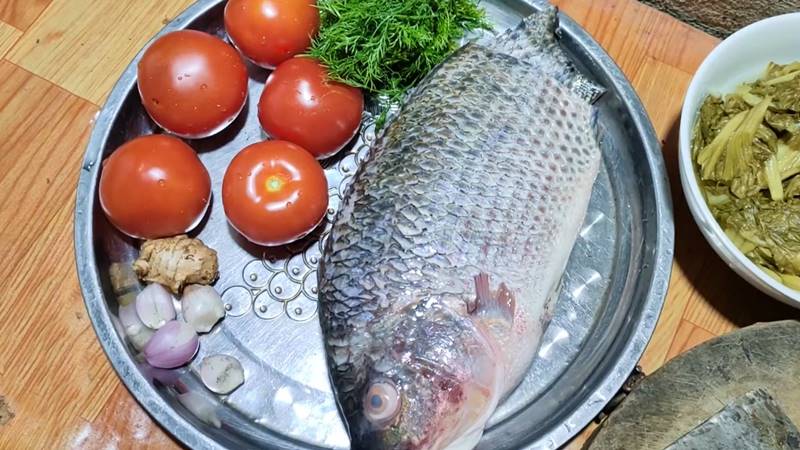 Nguyên liệu làm món cá rô phi nấu dưa chua