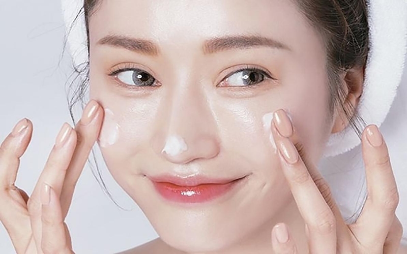 Gợi ý các cách giữ ẩm phù hợp cho da dầu