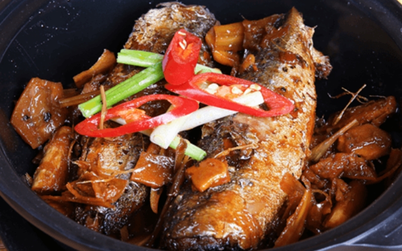Cá nục một nắng kho gừng