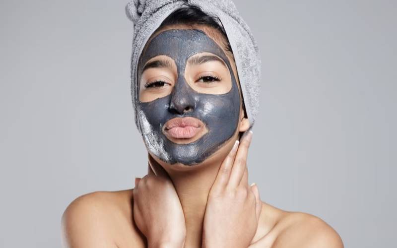 Sử dụng mặt nạ đất sét