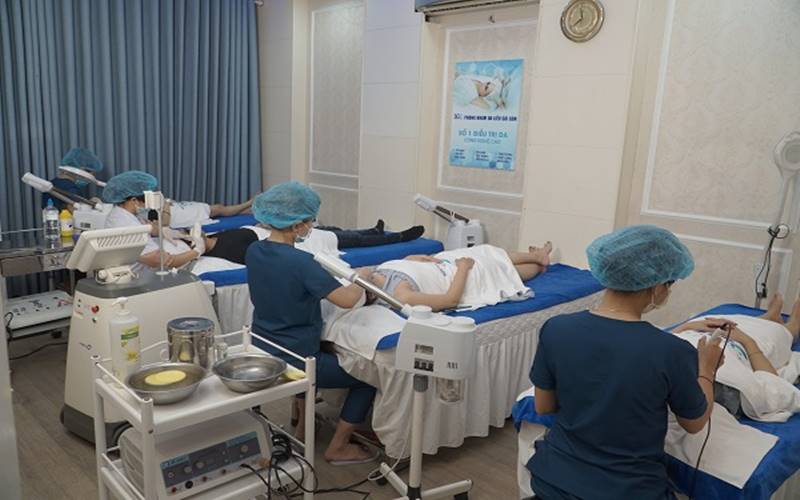 Các liệu pháp tại phòng khám da liễu