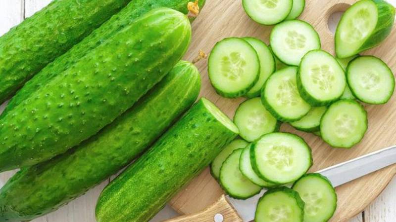 Chữa cháy nắng bằng dưa chuột