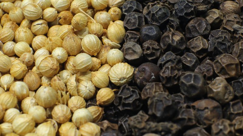 Giá tiêu thế giới