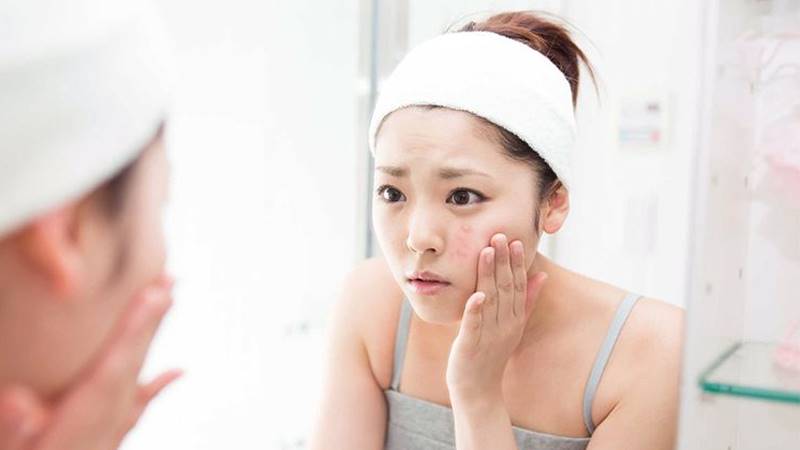 Sử dụng mỹ phẩm không phù hợp