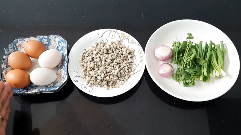 Nguyên liệu làm món hến chiên trứng