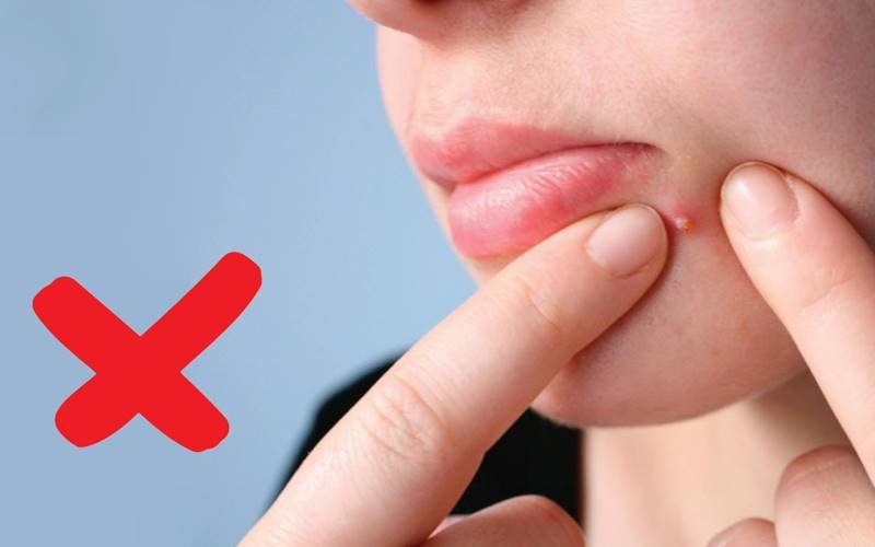 Uống nước lọc, trà xanh, nước ép, trà bạc hà,...giảm mụn viêm