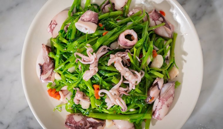Cách làm mực xào rau muống cực ngon miệng
