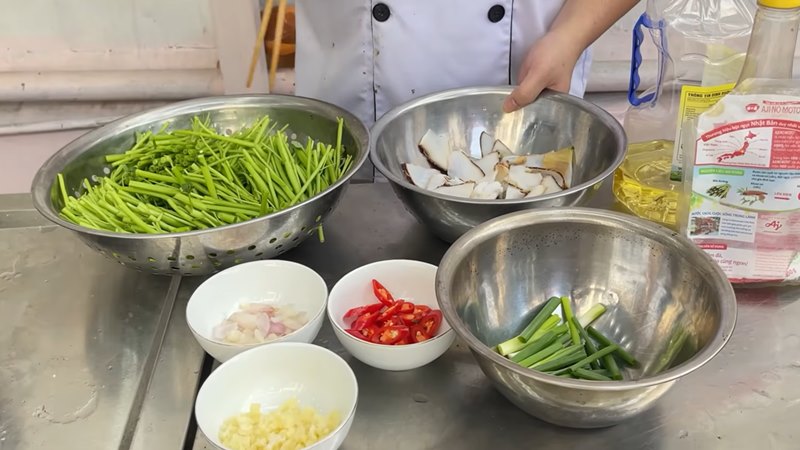 Nguyên liệu làm món ốc giác xào rau muống
