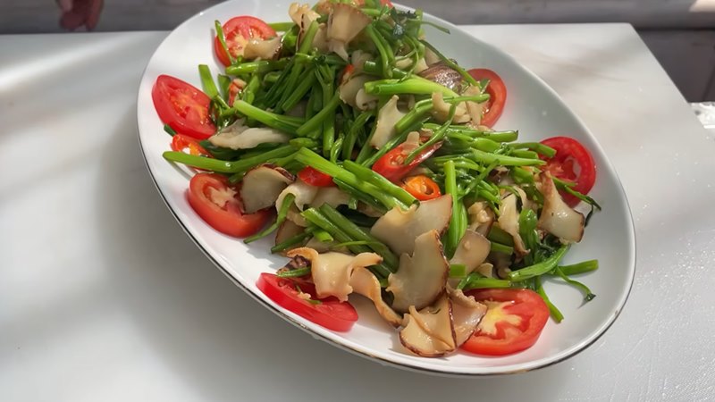 ốc giác xào rau muống