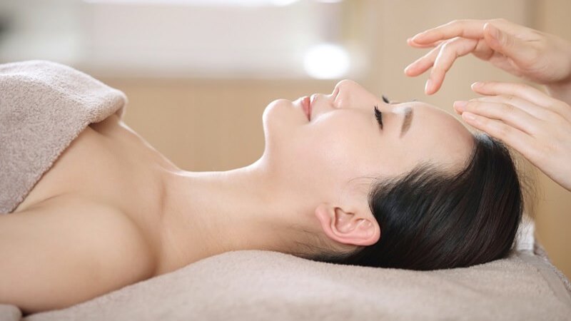 Các liệu pháp chuyên sâu tại spa/phòng khám da liễu