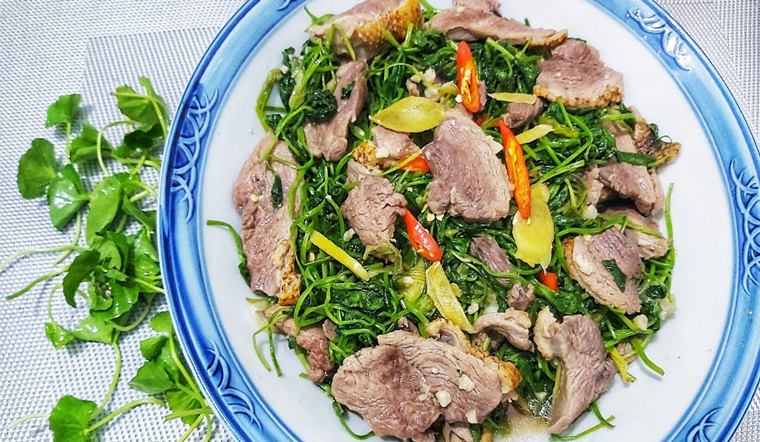 Cách làm thịt ngan xào rau má ngon, lạ miệng