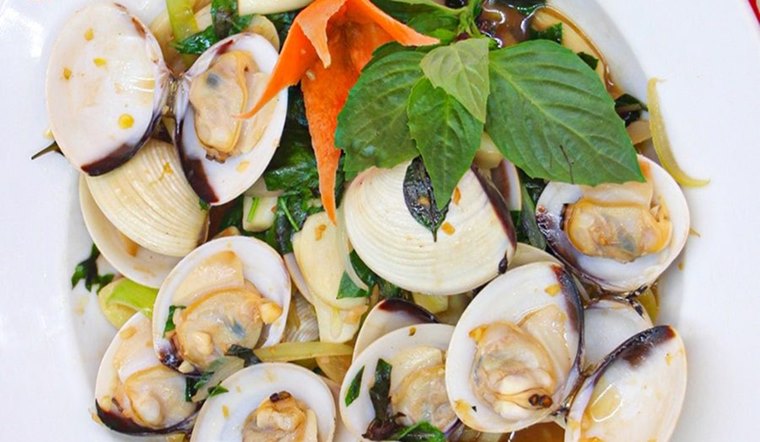 Thử làm món nghêu xào lá quế đơn giản nhưng lạ miệng để nhâm nhi