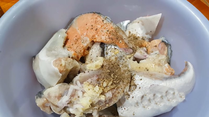 Ướp đầu cá hồi