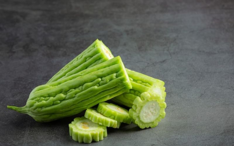 Trị mụn lưng bằng khổ qua