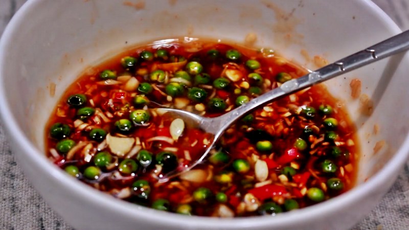 Làm nước mắm tỏi ớt