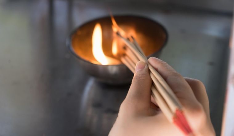 Văn khấn mùng 1 tháng 5 âm lịch theo truyền thống Việt Nam