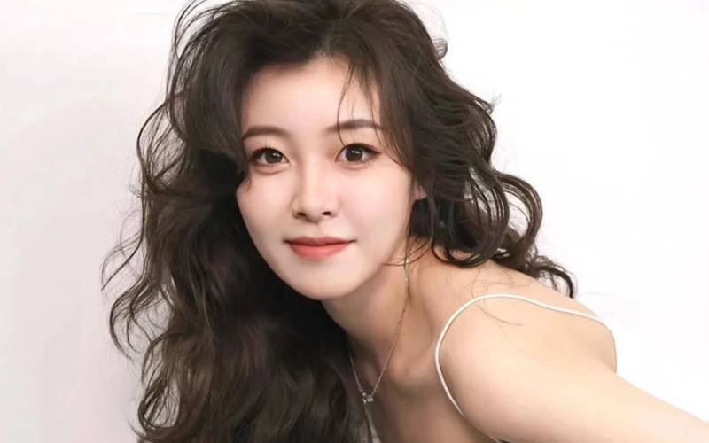 Tóc uốn xoăn đuôi Pháp