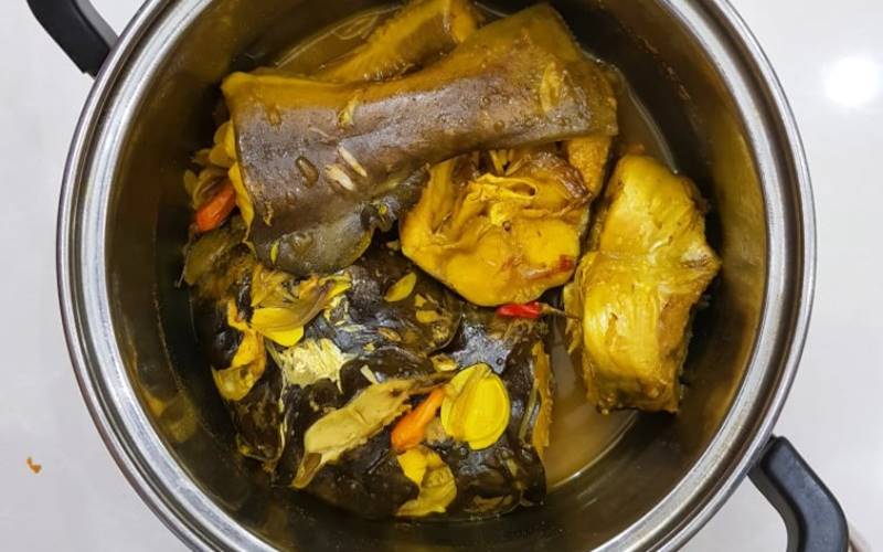 Thành phẩm cá lăng kho nghệ