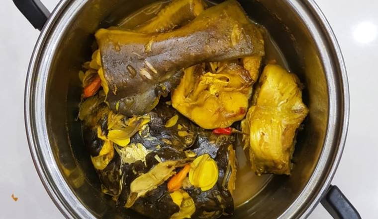 Cách làm cá lăng kho nghệ đẹp mắt, đậm đà