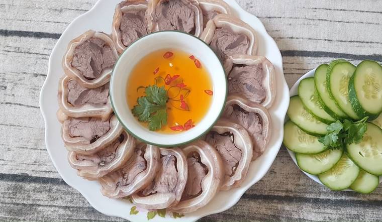 Cách làm tai heo cuộn bắp bò ngon, dễ làm tại nhà