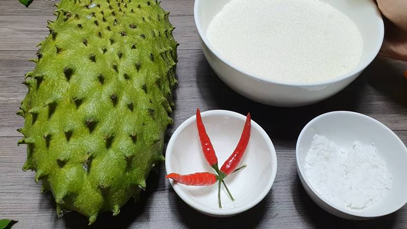 Nguyên liệu làm món mứt mãng cầu muối ớt