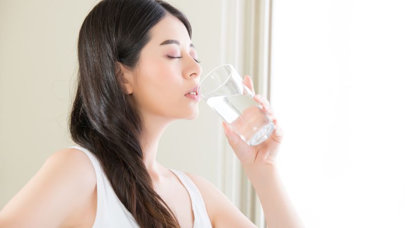 F0 nên uống bao nhiêu nước mỗi ngày?