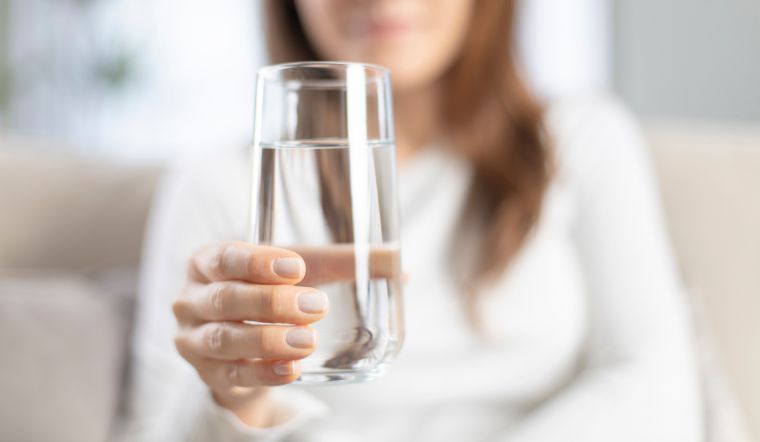 Người bị COVID-19 nên uống nước gì? Các loại nước uống tốt cho F0