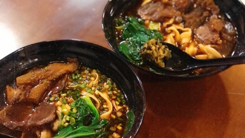 Mì bò Đài Loan tuyệt hảo với nước dùng đậm đà chỉ có tại Jeffrey's Kitchen