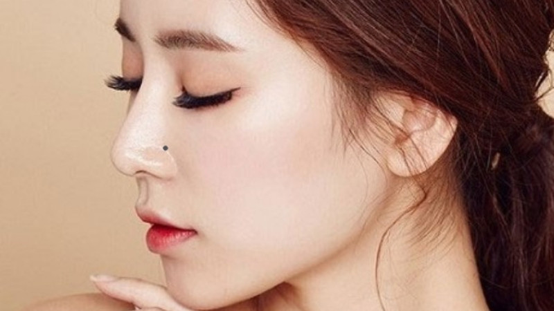 Giữ nốt ruồi ở vị trí may mắn để thu hút tài lộc