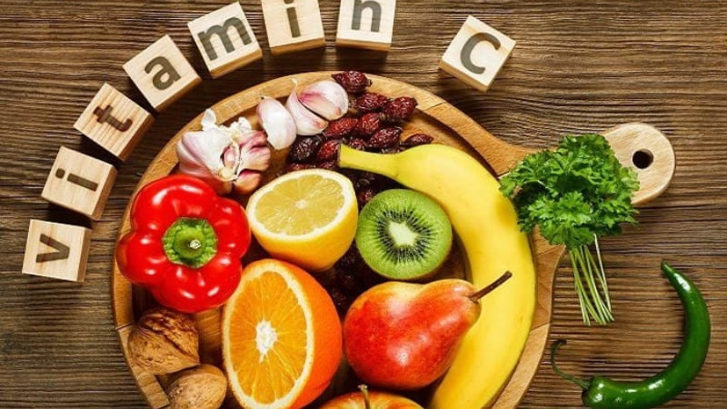 Trái cây giàu vitamin C giúp sữa mẹ mát và dễ tiêu hóa hơn
