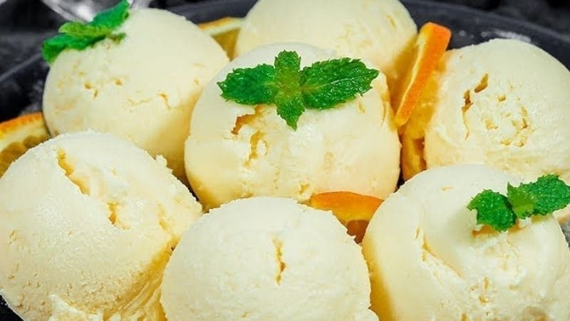 Kem đào sữa đặc