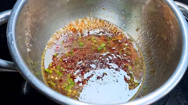 Làm nước sốt Làm nước sốt