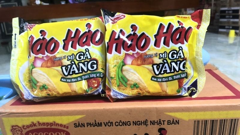 Mì Hảo Hảo gà vàng thanh ngọt cung cấp 334 calo một gói