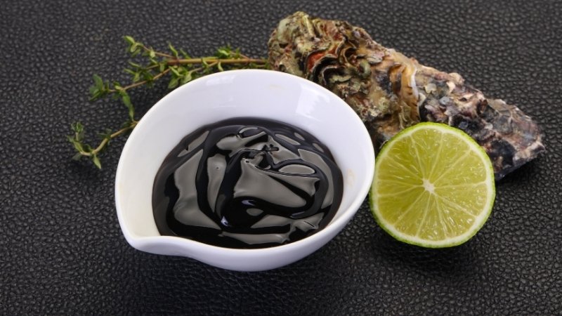 Dầu hào truyền thống được làm từ gì?