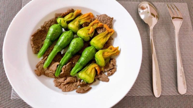 Công thức thịt bò và đọt bí non đậm đà vị dầu hào bào ngư