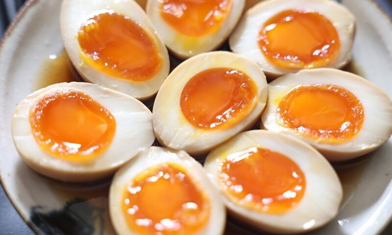 Tại sao ăn trứng lòng đào lại bị đau bụng?