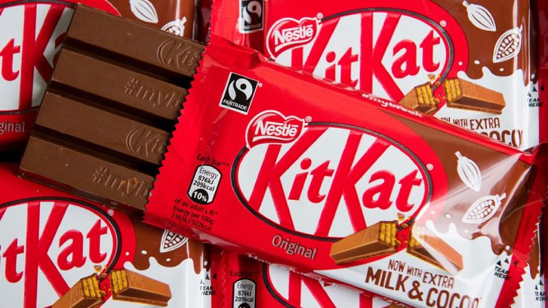 Dùng Kitkat làm bánh