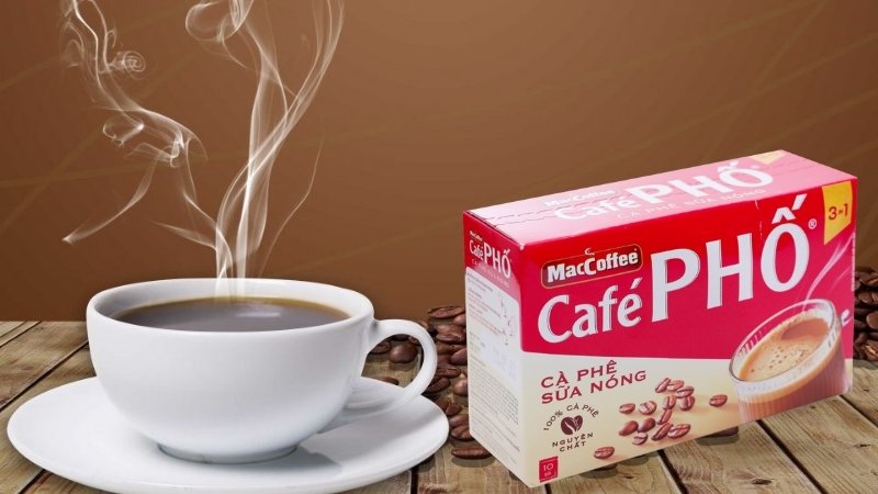 Dòng cà phê sữa nóng mang hương vị ấm áp, dịu nhẹ cho buổi sáng